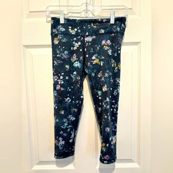 Ivivia  by lululemon Girls Rhythmic Reversible Cropped Leggings  Size 12. - Picture 1 of 4